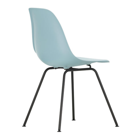 Cadeira Eames em Plástico DSX / Base Preta